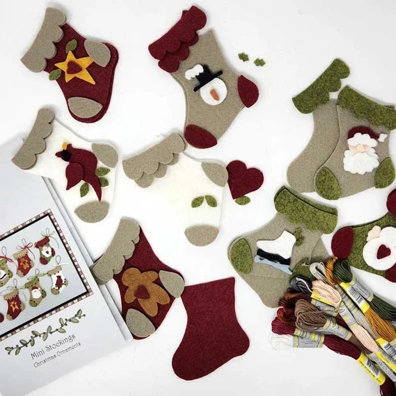 Pre-Cut Wool Blend Felt Holiday Hearts Ornament Kit